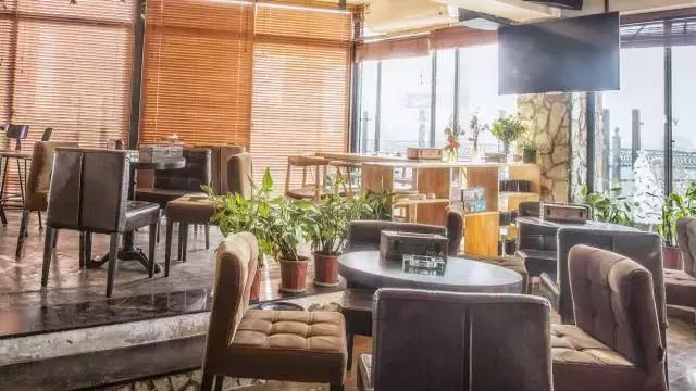 武汉city天台酒吧,武汉江汉路隐藏在二楼的主题酒吧