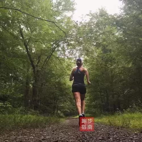 坚持跑步体重不变,跑步一个星期体重没变怎么办