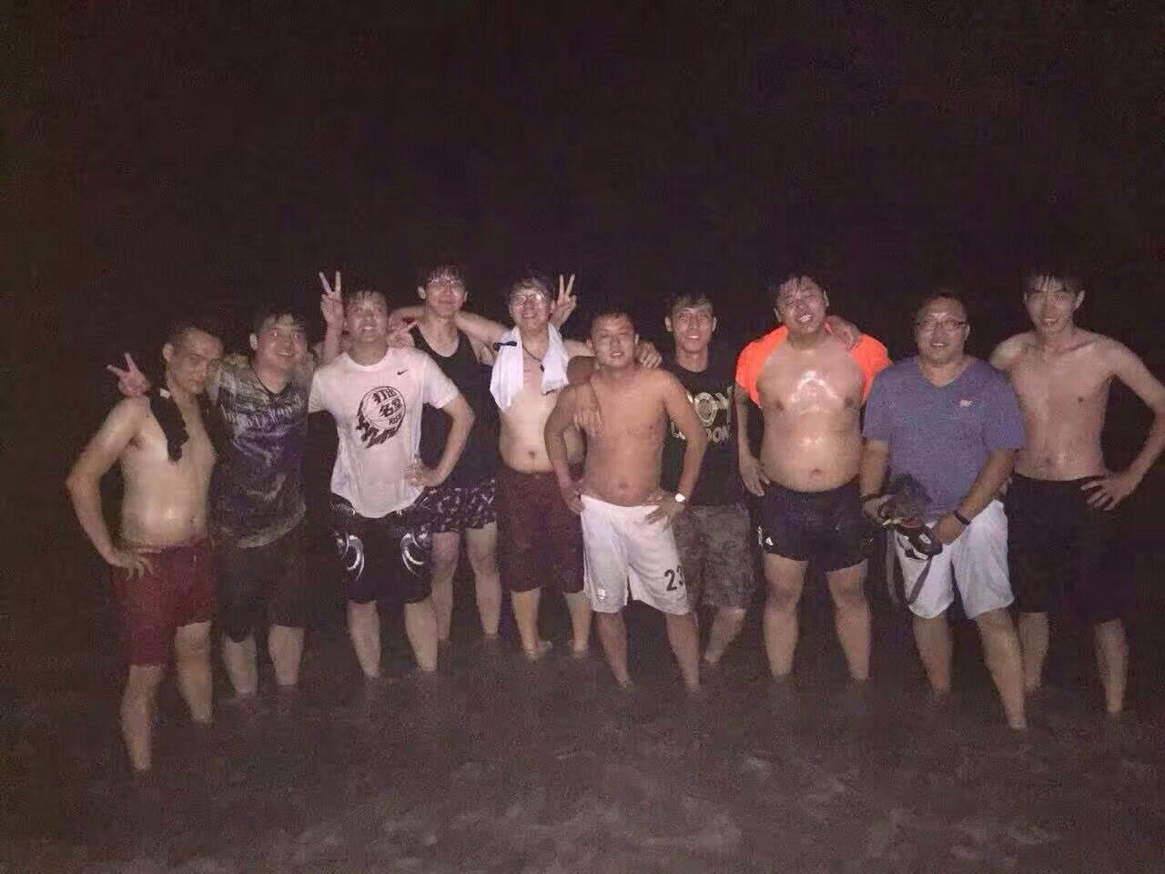 刀剑玫瑰！草根中一支快乐小球队~