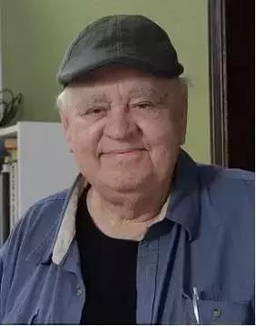 为了复活50年前的“冷冻人”，这个维修工背负了半世纪的骂名