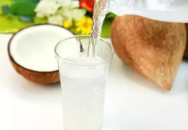 喝过椰汁的你有没有吃过椰宝,喝过椰奶能吃榴莲么