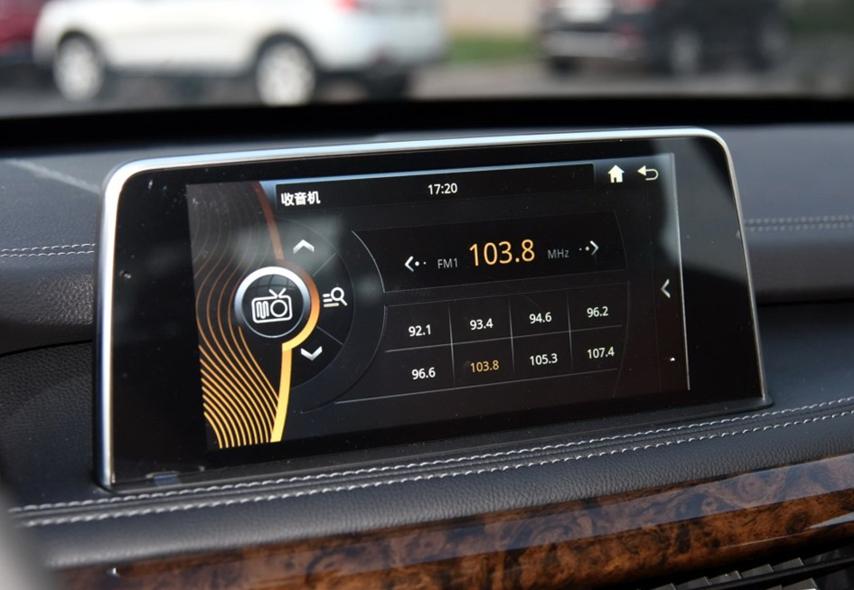 保时捷和众泰的车标对比,车标像众泰的跑车