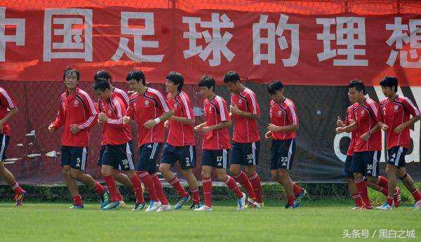 中国足球职业化是哪一年,中国足球职业化史