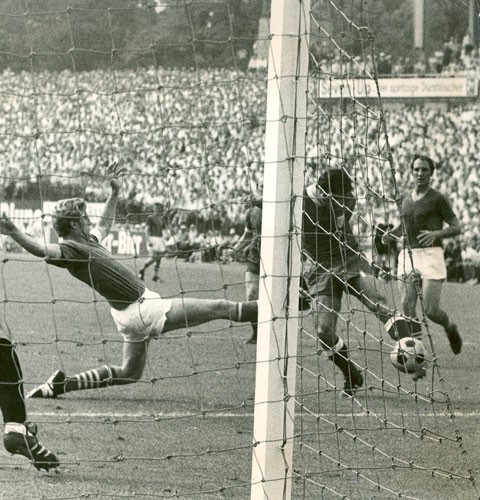 沙尔克04队徽演变,沙尔克04曾经辉煌