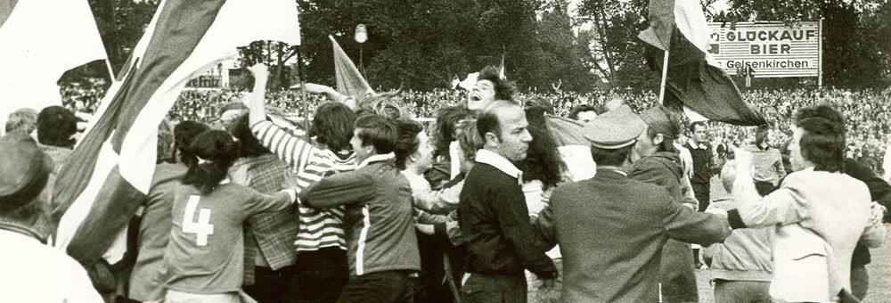 沙尔克04队徽演变,沙尔克04曾经辉煌