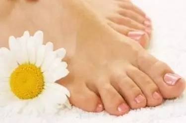 脚板磨出水泡还能继续打球吗,打球磨出水泡怎样处理