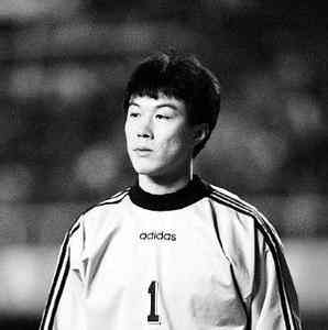 国足门将失误进球视频回放,国足门将颜骏凌对比王大雷