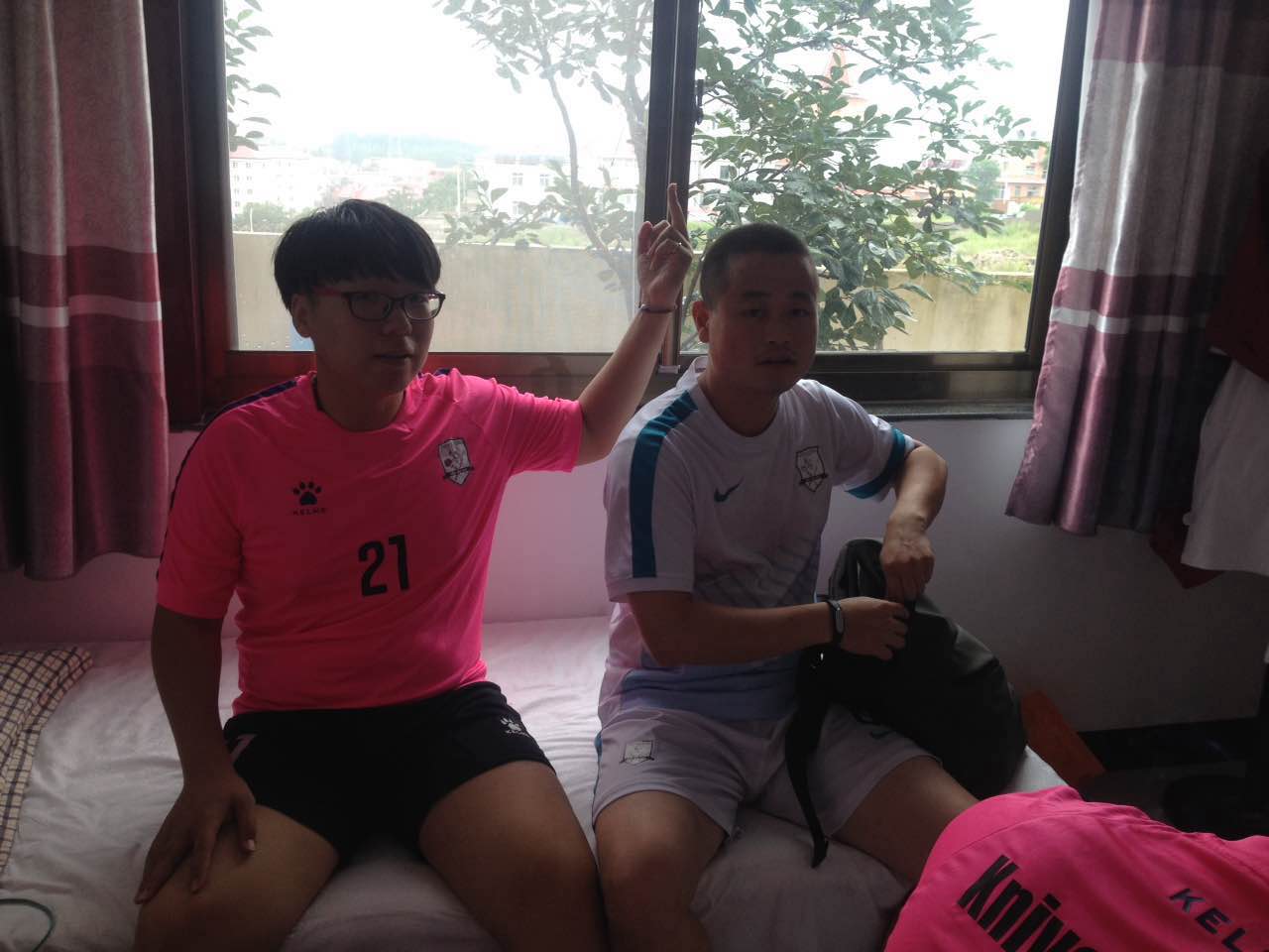 刀剑玫瑰！草根中一支快乐小球队~