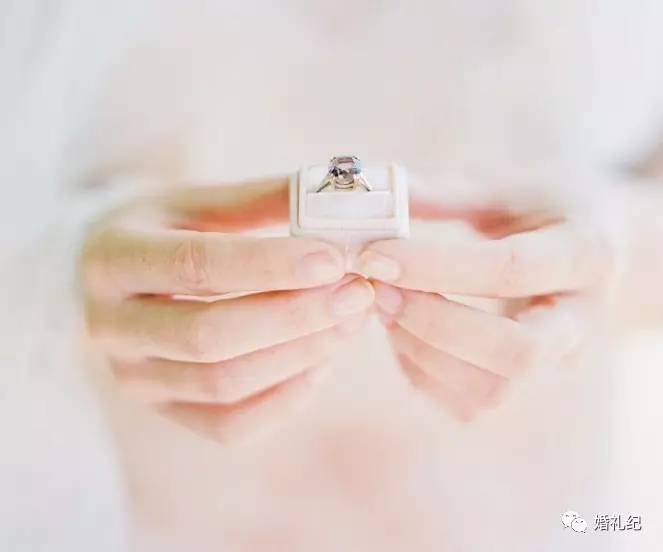 1克拉裸钻值得购买吗,1克拉蒂芙尼的钻戒多少钱