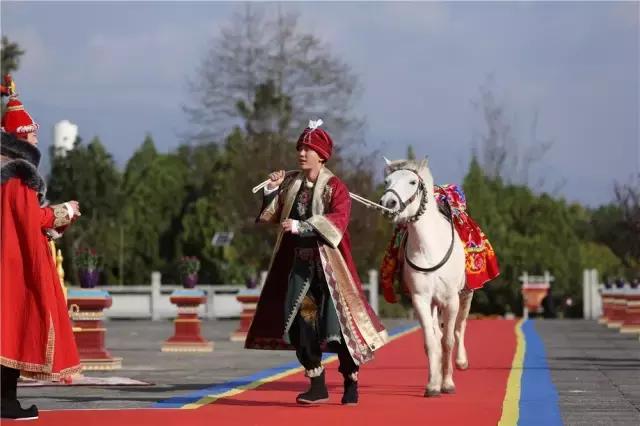 鹿晗忍不住对热巴放大招，逼问热巴“初吻”给了谁？！