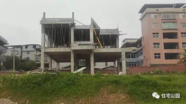 框架结构自建房地基筏板基础,自建房老基础与新筏板基础的结合