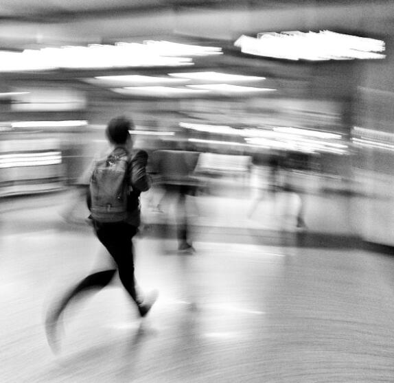 刚毕业和男朋友去外地城市发展,刚毕业和男朋友异地应该过去吗