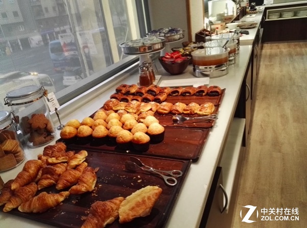 巴塞罗那海鲜大餐,巴塞罗那海滩美食推荐