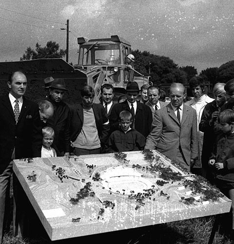 沙尔克04队徽演变,沙尔克04曾经辉煌