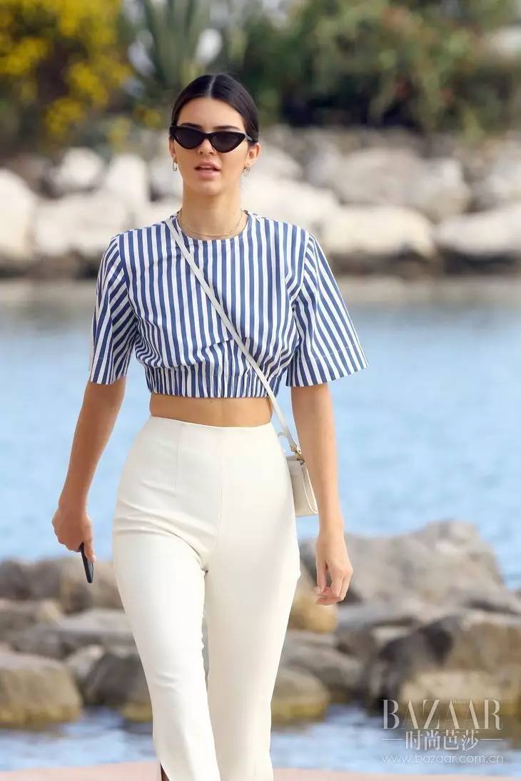 天鹅锁骨链怎么戴,天鹅锁骨链怎么戴不掉