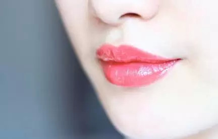 100支蓝色的口红,100支口红混彩泥