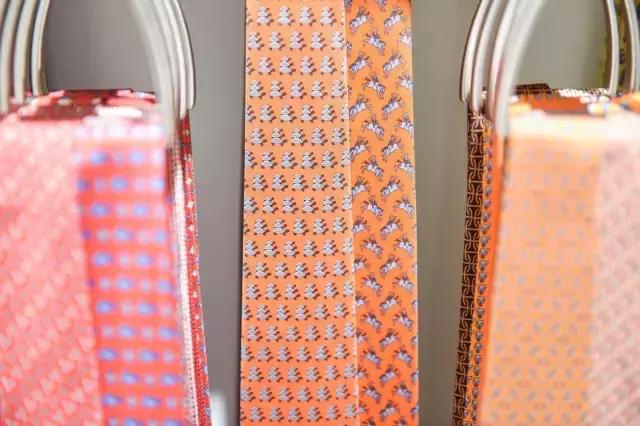 通透的游乐园-Hermès爱马仕丝巾西雅图精品店