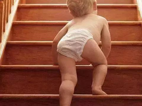 妈呀！看完赶紧丢掉纸尿裤！再也不敢用了