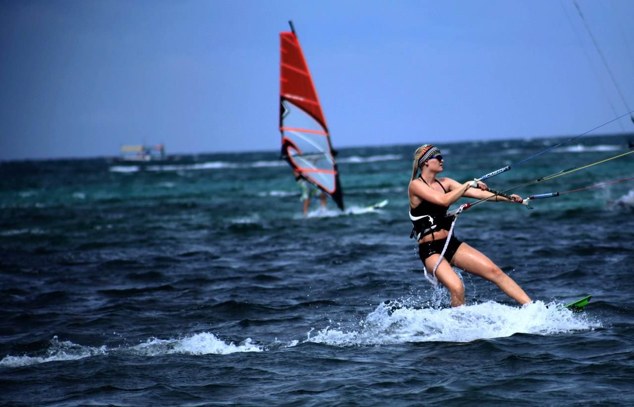 菲律宾靠近马尼拉好玩的地方,菲律宾离中国最近的岛