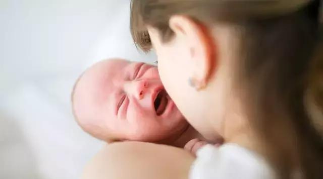 厌奶期的宝宝不吃奶怎么办,别再用厌奶期来欺骗自己了