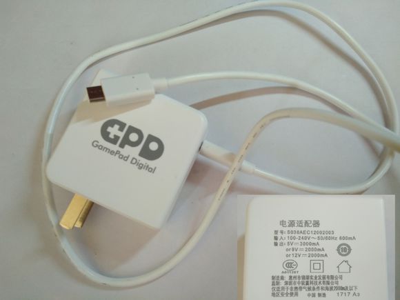 仅巴掌大小迷你电脑999元,能做到单手开合的笔记本