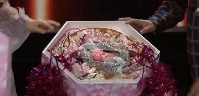 鹿晗脚小,鹿晗最近同款鞋子