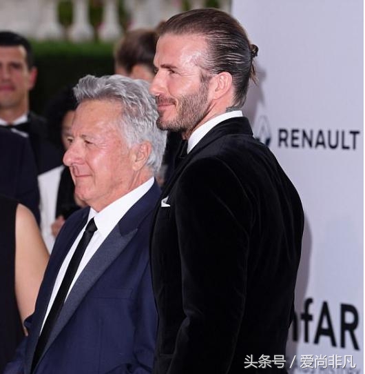 太迷人！贝克汉重现当年经典「包头」