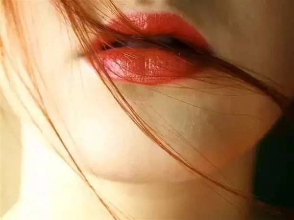 迪奥口红哪个色号适合夏天,夏天用哪种颜色的口红好