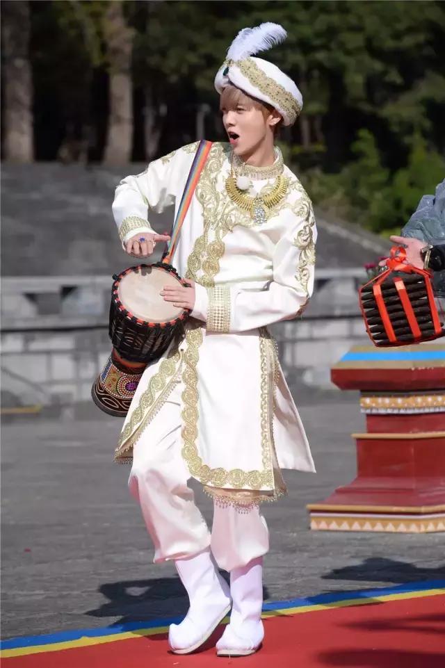 鹿晗忍不住对热巴放大招，逼问热巴“初吻”给了谁？！