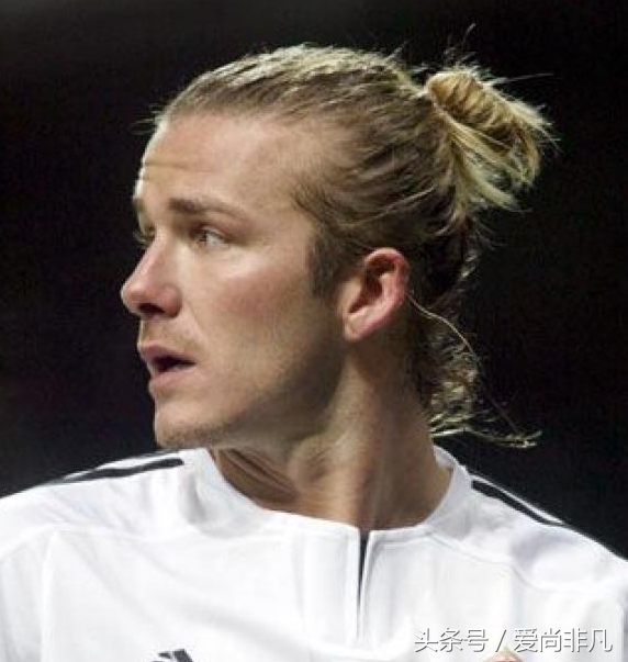 太迷人！贝克汉重现当年经典「包头」