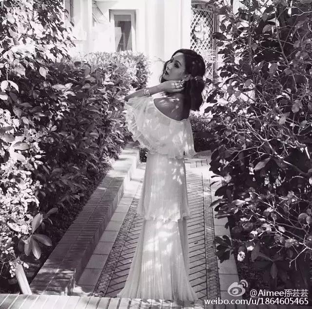 她生来就是公主，如今的第一名媛连小S都嫉妒，真正的人生赢家！