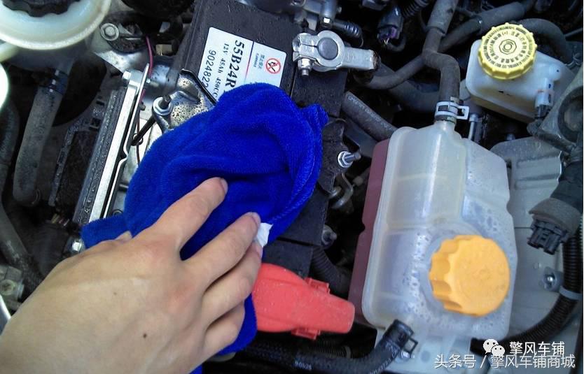 4s店用水枪冲洗发动机,发动机脏了怎么擦干净