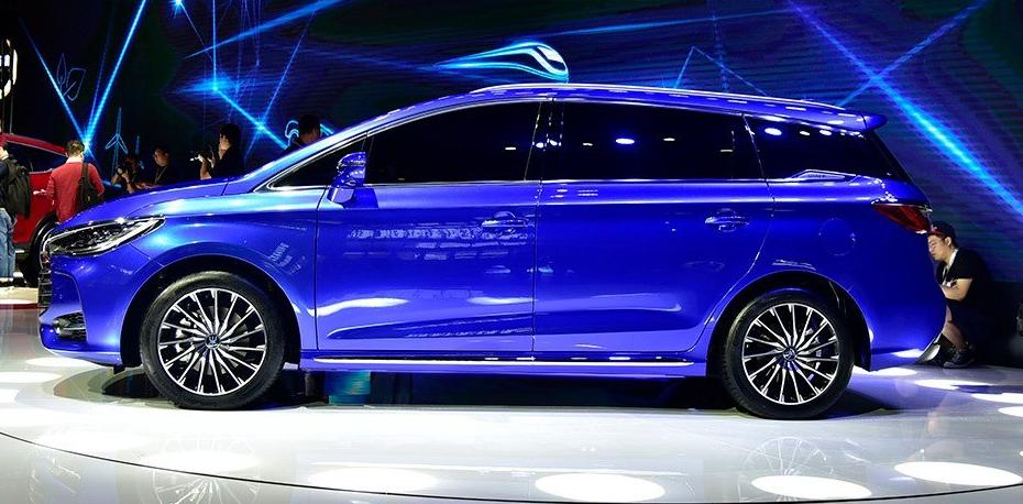 比亚迪为什么有宋与byd两种车标,比亚迪宋车标改byd可以吗