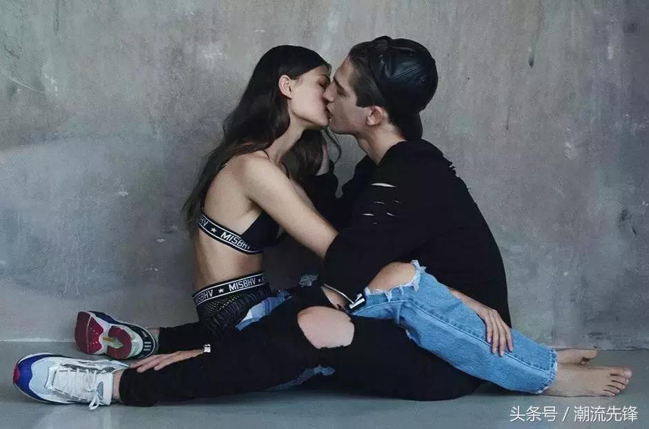 潮牌vetements夹克,潮牌vetements满印白