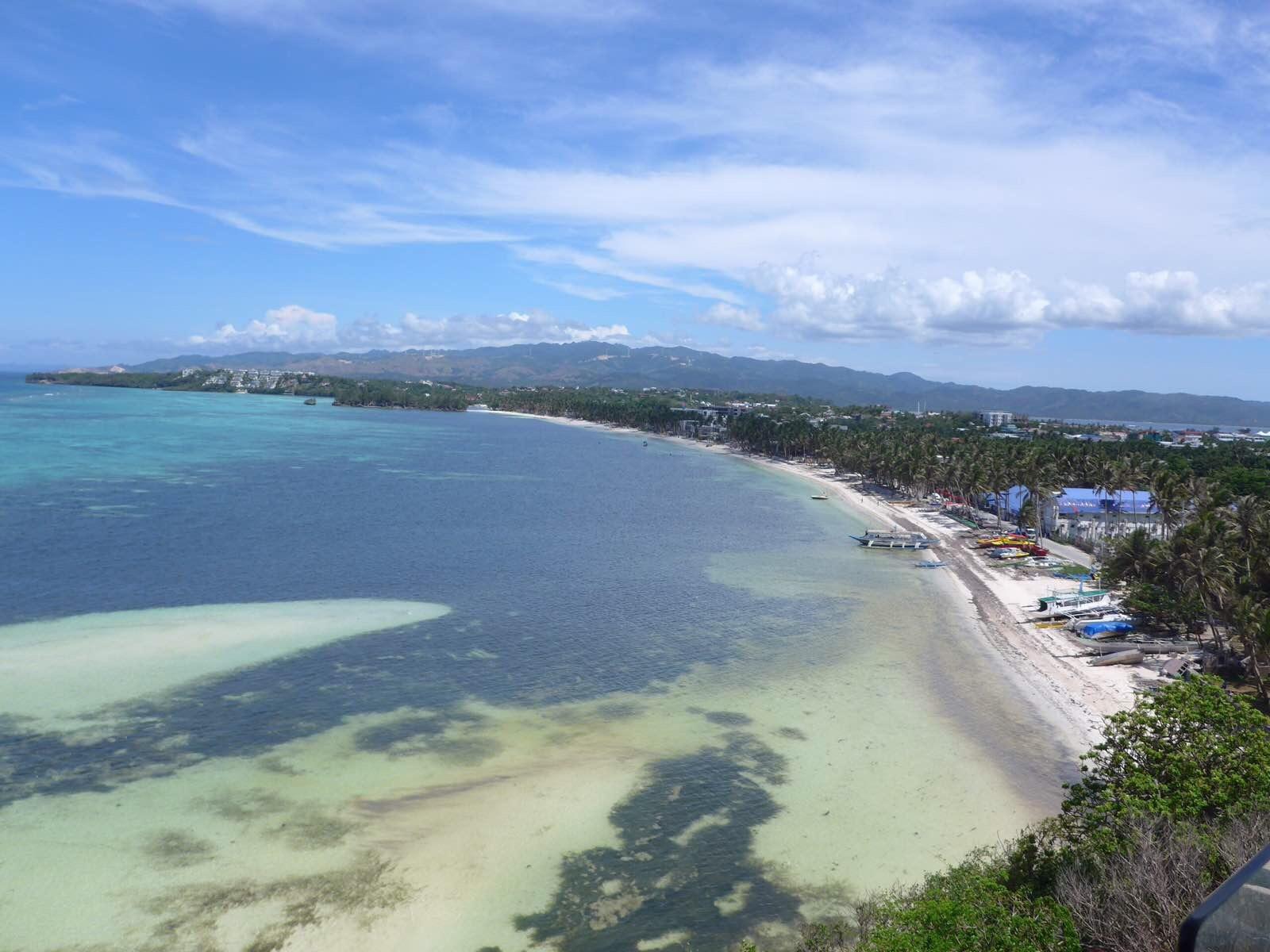 菲律宾靠近马尼拉好玩的地方,菲律宾离中国最近的岛