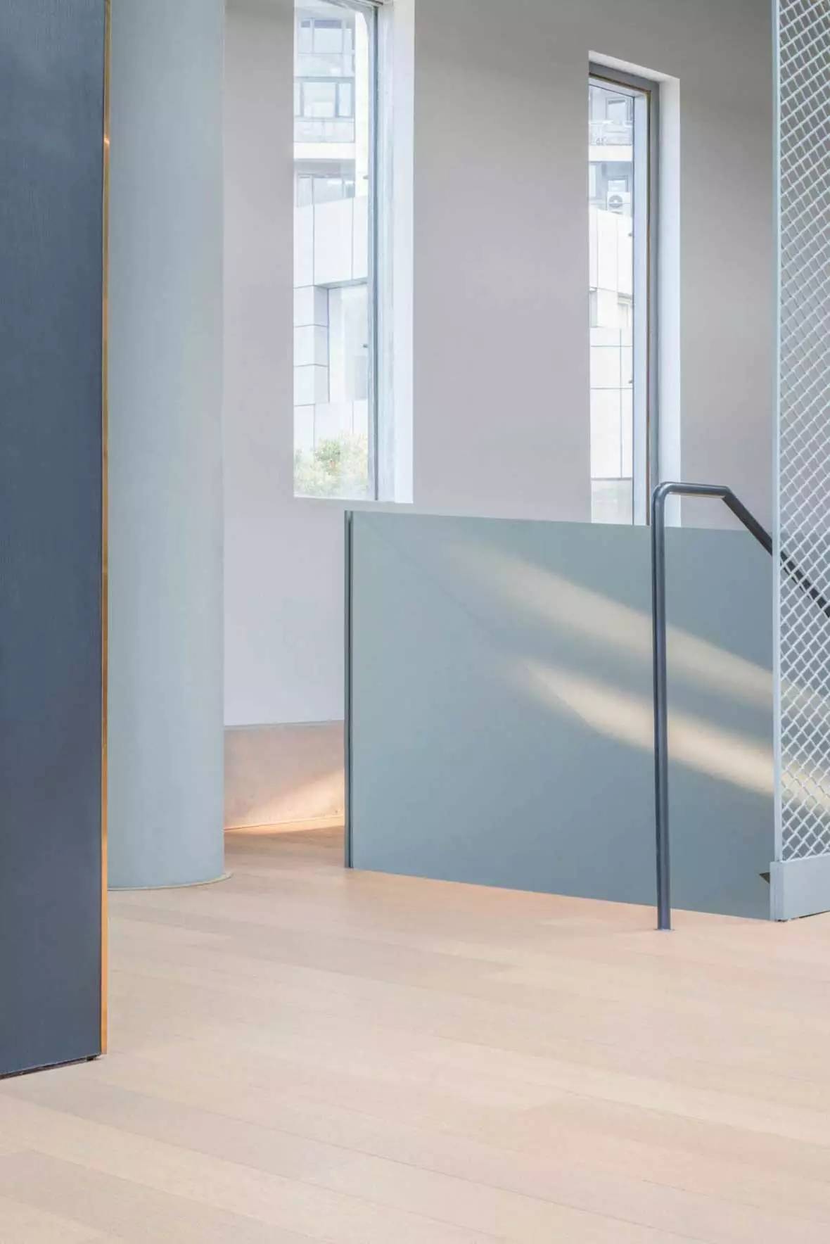 轻奢风咖啡厅风格 (100平方工业风咖啡厅)