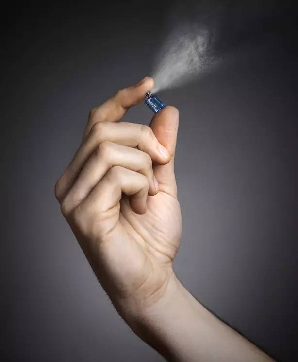 帖红妆·香水｜夏天到，你需要的是品位而不是“人”味