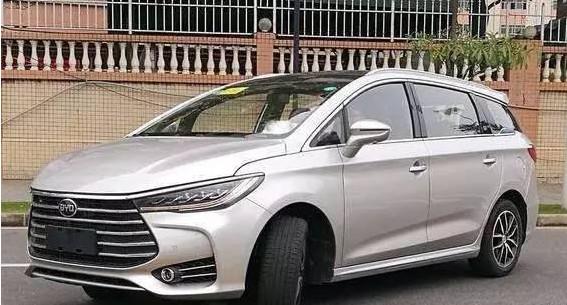 比亚迪为什么有宋与byd两种车标,比亚迪宋车标改byd可以吗