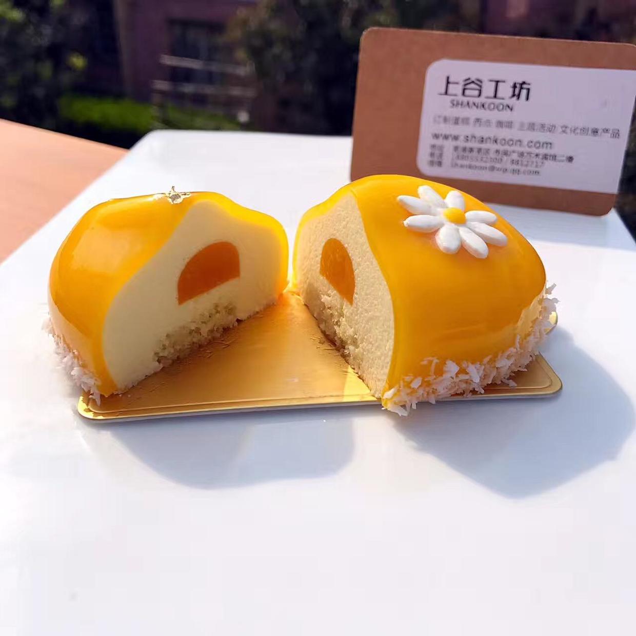 她离开城市回到故乡造了一个卖蛋糕咖啡的公益图书馆