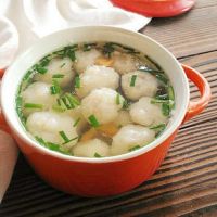 鲜嫩鱼丸汤的做法大全,爽滑手打鱼丸的做法