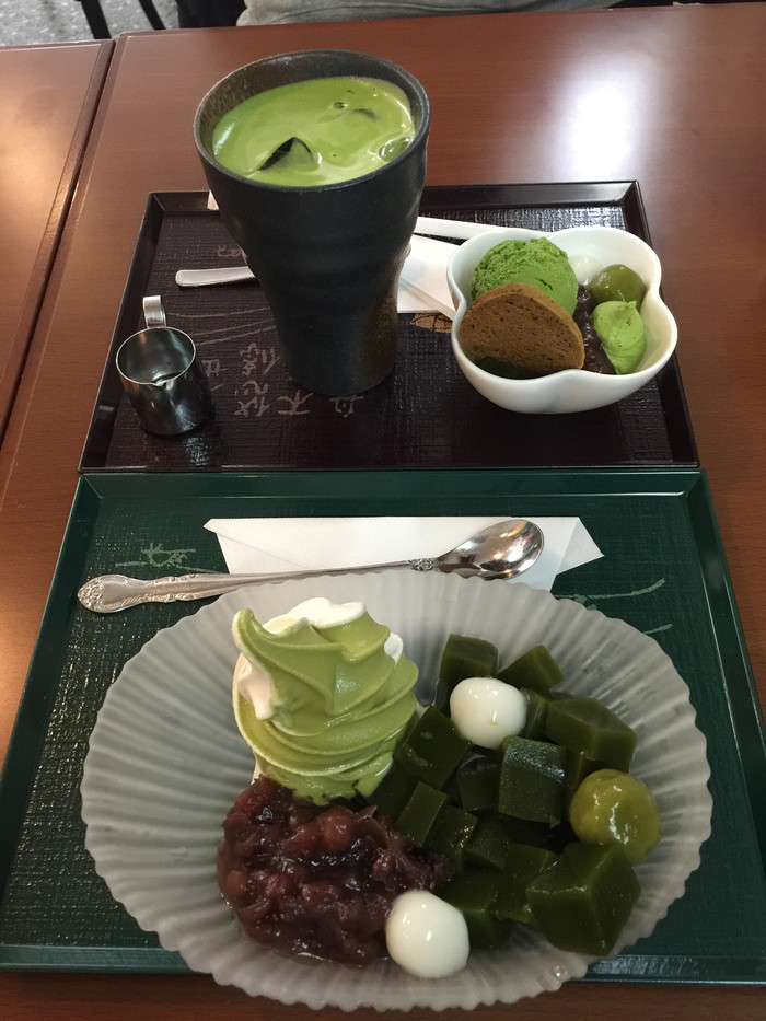 日本的冬天仍然色彩残暴,冬季日本的冰雪阳光