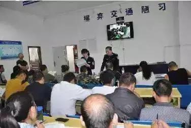 开车遇到丧葬队伍是好是坏,开车遇到丧事要关注哪些