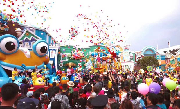 两节相遇，36万人畅玩新区