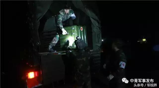 戈壁足球、火线飙车、特殊“彩蛋”快看，部队发生的这些事儿