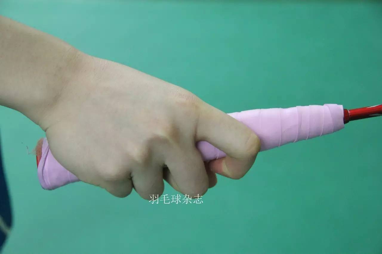 国羽教练来教球：打后场高远球是有小窍门的！