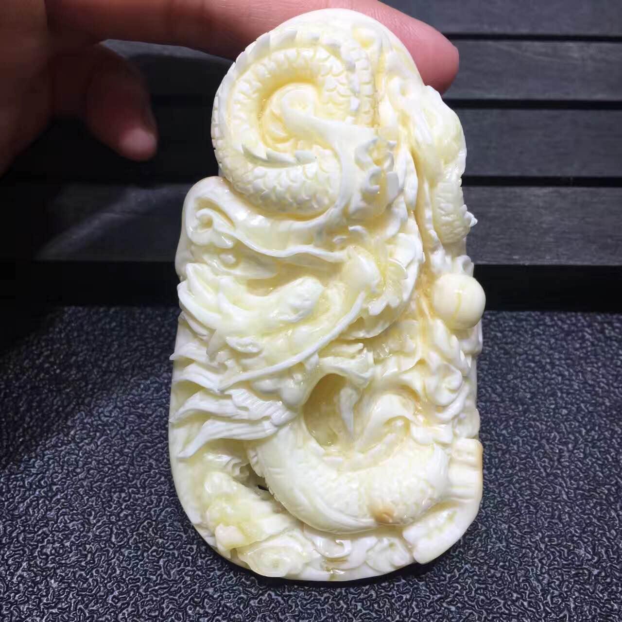 鸡油黄蜜蜡和白蜜哪个好,鸡油黄蜜蜡好看还是白花蜜蜡好看