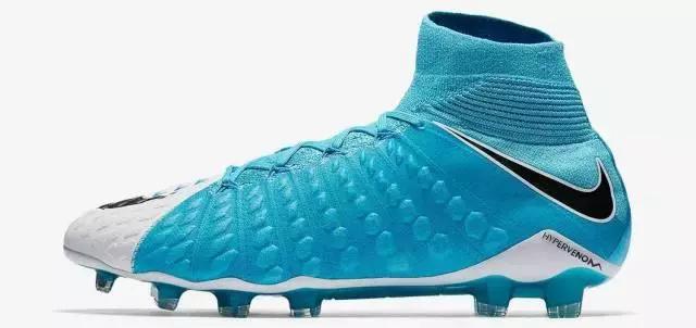 他们都穿什么篮球鞋,他们穿什么衣服翻译