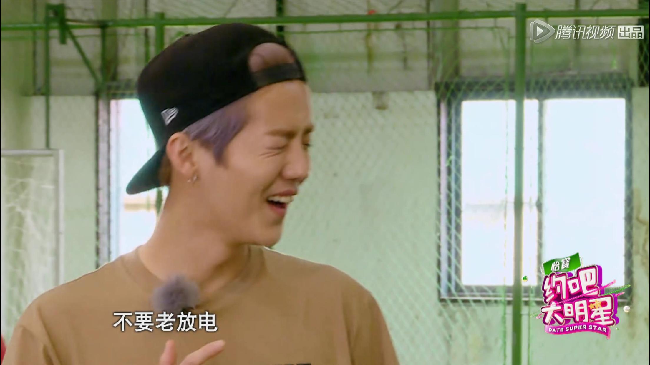 应采儿鹿晗名场面,鹿晗私下开车