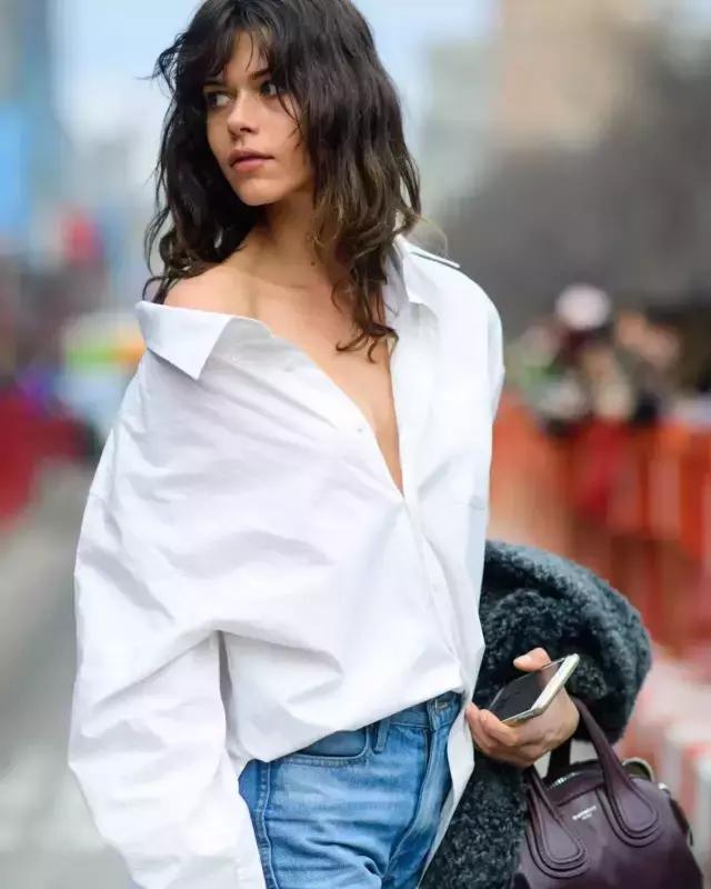 白衣服怎么洗才能变白不用工具,白色衣服发黄怎么洗白简单小妙招