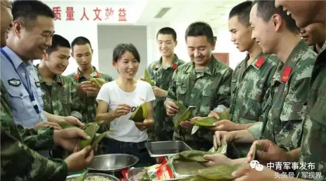 戈壁足球、火线飙车、特殊“彩蛋”快看，部队发生的这些事儿